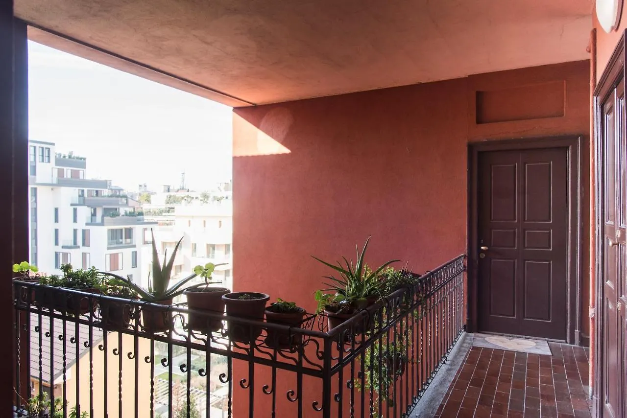 Apartment Youhosty - Correggio 12 Milan