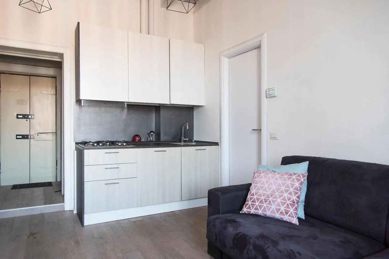 Youhosty - Correggio 12 Milan