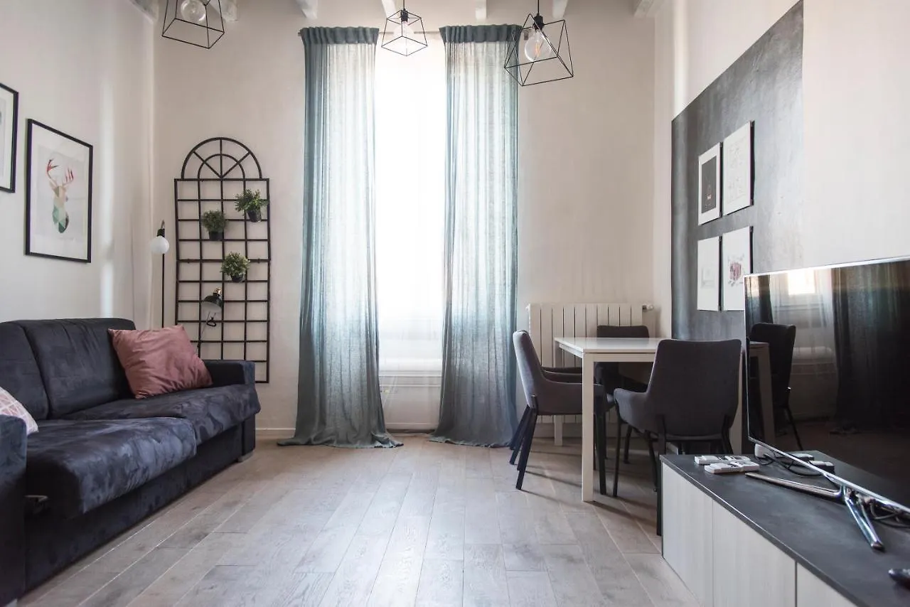 Youhosty - Correggio 12 Milan Apartment
